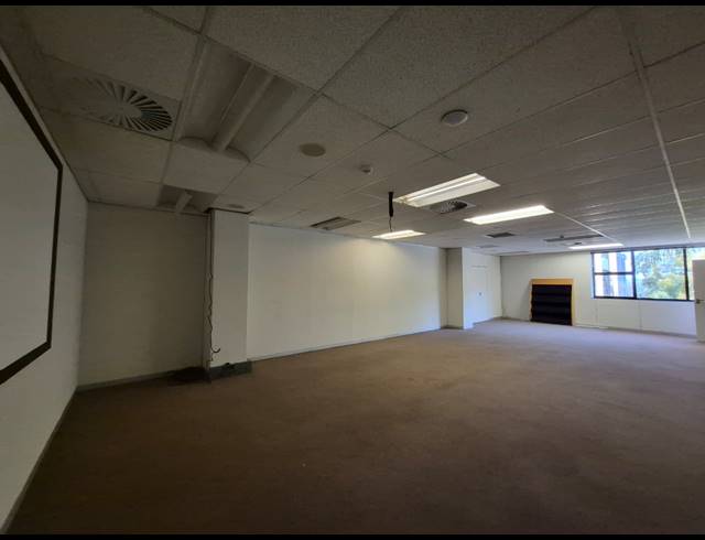 100M² OFFICE TO LET IN ROSEBANK